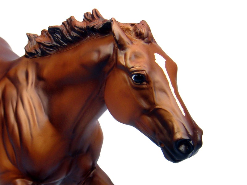 Breyer Traditional Series Secretariat Horse with Base | Model Horse Toy | 13.5" x 9.5" | 1:9 Scale | Model #1345 - Image 4